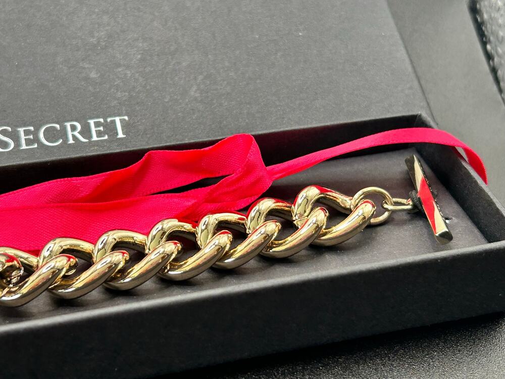 Victoria's Secret Heavy Gold Link Bracelet Faux Diamonds Toggle Clasp NIB
